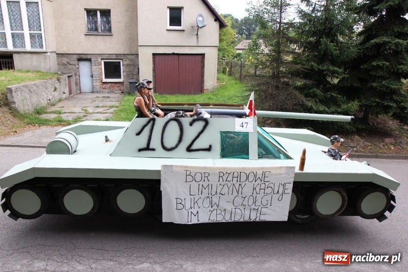 Zdjęcie w galerii na portalu naszraciborz.pl: U sąsiadów. Potężny korowód dożynkowy w Syryni wiadomości z regionu