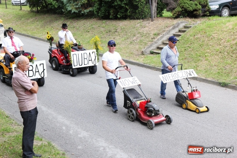 Zdjęcie w galerii na portalu naszraciborz.pl: U sąsiadów. Potężny korowód dożynkowy w Syryni wiadomości z regionu