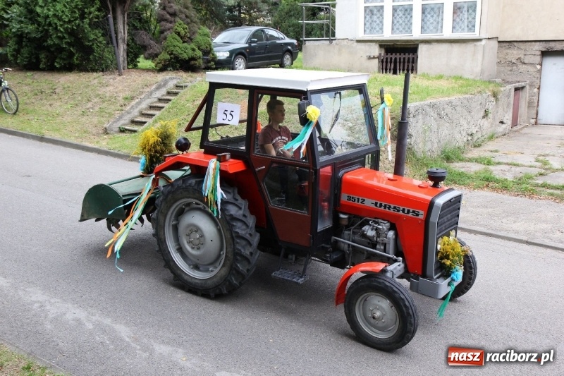 Zdjęcie w galerii na portalu naszraciborz.pl: U sąsiadów. Potężny korowód dożynkowy w Syryni wiadomości z regionu