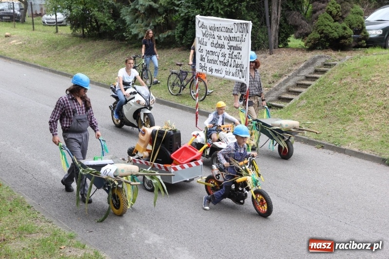 Zdjęcie w galerii na portalu naszraciborz.pl: U sąsiadów. Potężny korowód dożynkowy w Syryni wiadomości z regionu