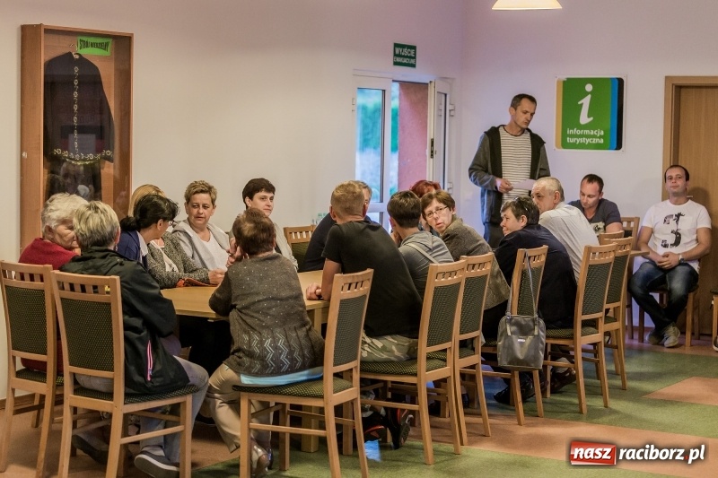 Zdjęcie w galerii na portalu naszraciborz.pl: Brud, smród i hałas? Protest mieszkańców Rudnika w sprawie lokalizacji PSZOK-u  wiadomości z regionu