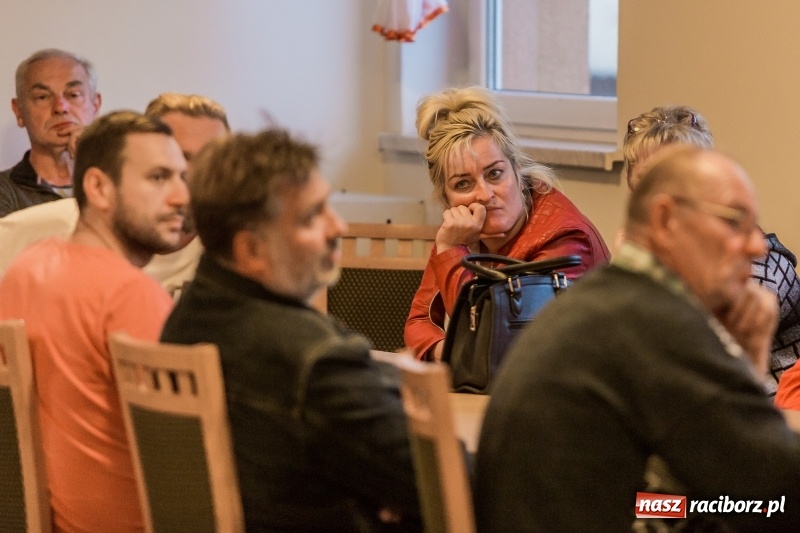 Zdjęcie w galerii na portalu naszraciborz.pl: Brud, smród i hałas? Protest mieszkańców Rudnika w sprawie lokalizacji PSZOK-u  wiadomości z regionu