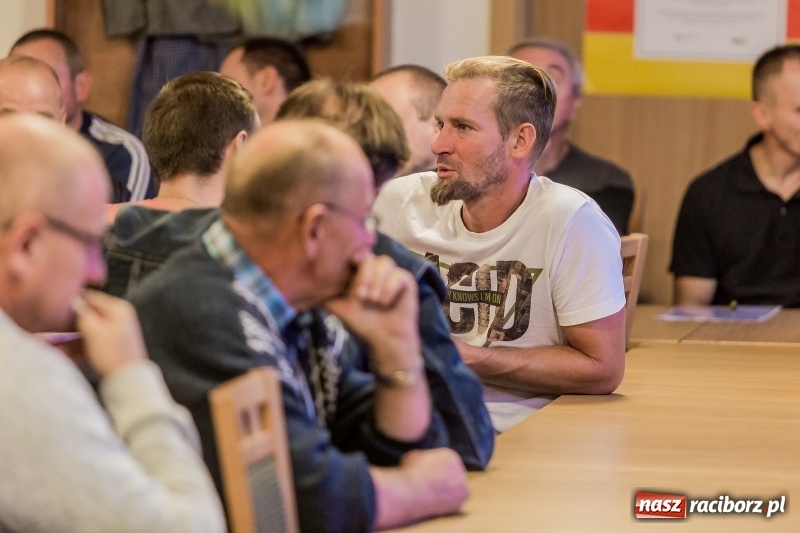 Zdjęcie w galerii na portalu naszraciborz.pl: Brud, smród i hałas? Protest mieszkańców Rudnika w sprawie lokalizacji PSZOK-u  wiadomości z regionu