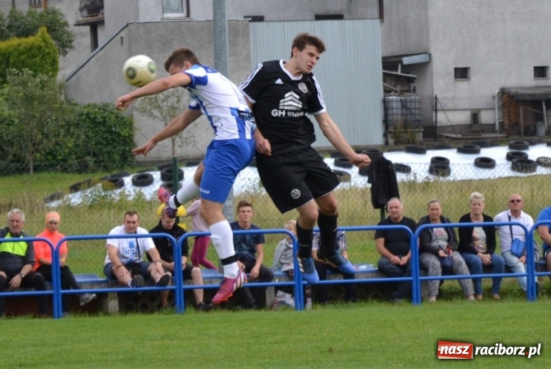 Zdjęcie w galerii na portalu naszraciborz.pl: LKS Jankowice przerwał pasmo zwycięstw Markowic wiadomości z regionu