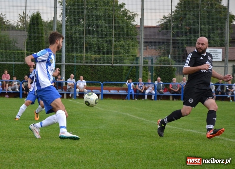 Zdjęcie w galerii na portalu naszraciborz.pl: LKS Jankowice przerwał pasmo zwycięstw Markowic wiadomości z regionu