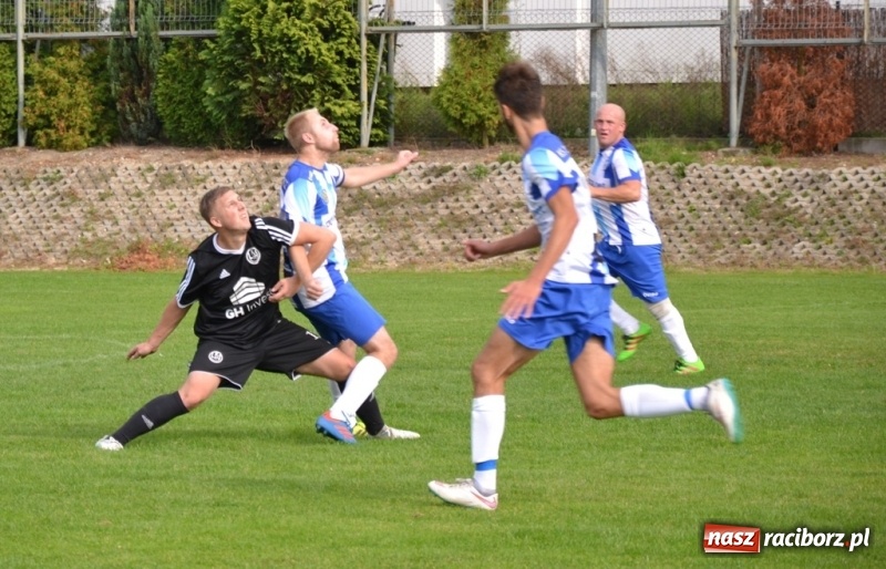 Zdjęcie w galerii na portalu naszraciborz.pl: LKS Jankowice przerwał pasmo zwycięstw Markowic wiadomości z regionu