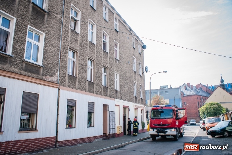 Zdjęcie w galerii na portalu naszraciborz.pl: Przypalona potrawa postawiła na nogi strażaków wiadomości z regionu