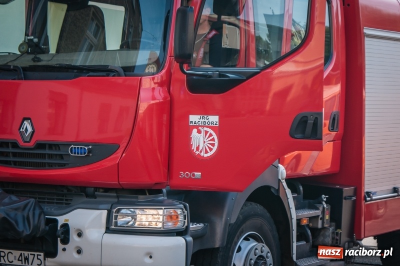 Zdjęcie w galerii na portalu naszraciborz.pl: Przypalona potrawa postawiła na nogi strażaków wiadomości z regionu