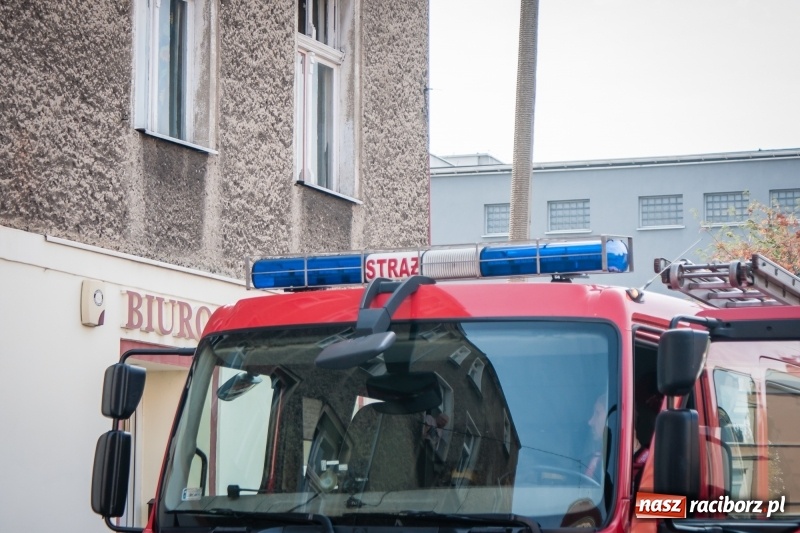 Zdjęcie w galerii na portalu naszraciborz.pl: Przypalona potrawa postawiła na nogi strażaków wiadomości z regionu