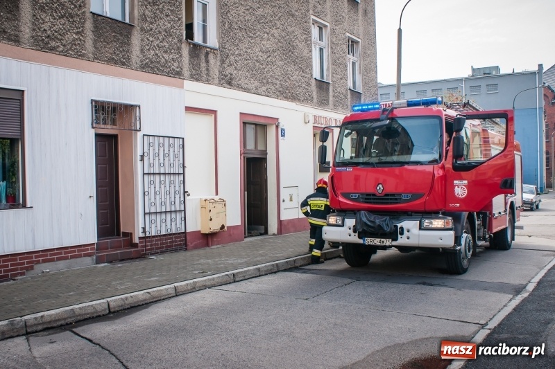 Zdjęcie w galerii na portalu naszraciborz.pl: Przypalona potrawa postawiła na nogi strażaków wiadomości z regionu