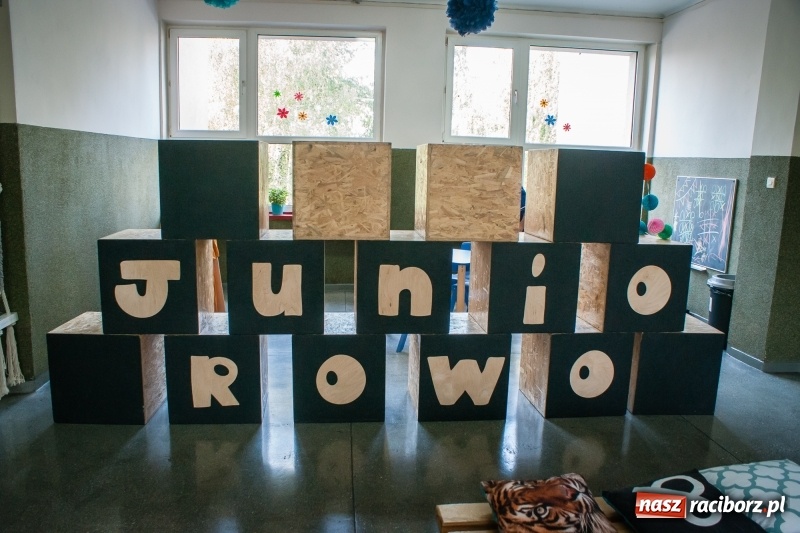 Zdjęcie w galerii na portalu naszraciborz.pl: W SP 1 otwarto Juniorowo, czyli świetlicę inną niż wszystkie wiadomości z regionu