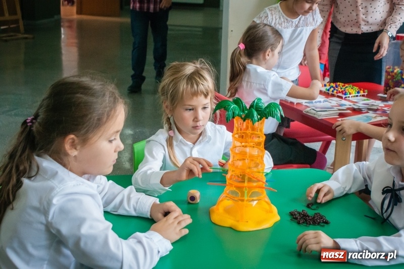 Zdjęcie w galerii na portalu naszraciborz.pl: W SP 1 otwarto Juniorowo, czyli świetlicę inną niż wszystkie wiadomości z regionu