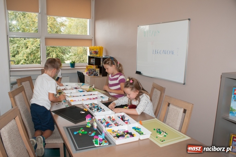 Zdjęcie w galerii na portalu naszraciborz.pl: W SP 1 otwarto Juniorowo, czyli świetlicę inną niż wszystkie wiadomości z regionu