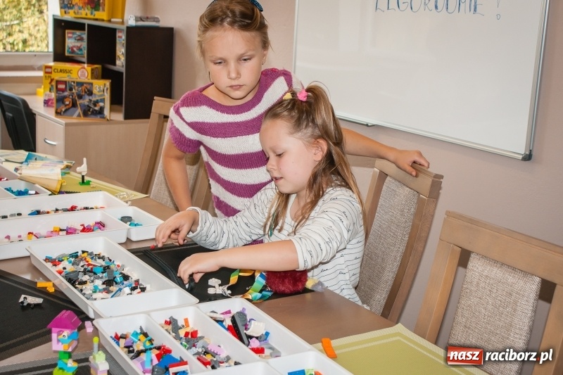 Zdjęcie w galerii na portalu naszraciborz.pl: W SP 1 otwarto Juniorowo, czyli świetlicę inną niż wszystkie wiadomości z regionu