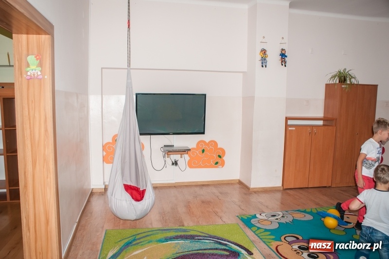 Zdjęcie w galerii na portalu naszraciborz.pl: W SP 1 otwarto Juniorowo, czyli świetlicę inną niż wszystkie wiadomości z regionu