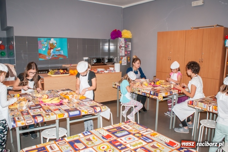 Zdjęcie w galerii na portalu naszraciborz.pl: W SP 1 otwarto Juniorowo, czyli świetlicę inną niż wszystkie wiadomości z regionu