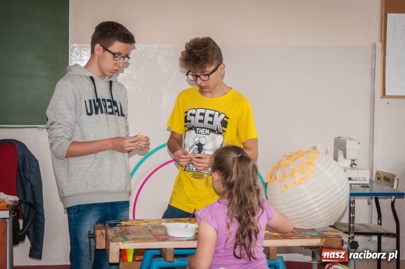 Zdjęcie w galerii na portalu naszraciborz.pl: W SP 1 otwarto Juniorowo, czyli świetlicę inną niż wszystkie wiadomości z regionu