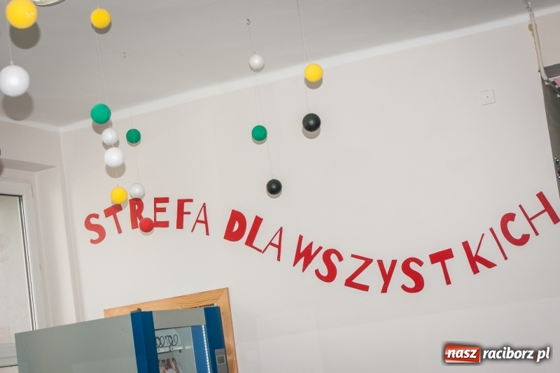 Zdjęcie w galerii na portalu naszraciborz.pl: W SP 1 otwarto Juniorowo, czyli świetlicę inną niż wszystkie wiadomości z regionu