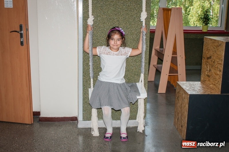 Zdjęcie w galerii na portalu naszraciborz.pl: W SP 1 otwarto Juniorowo, czyli świetlicę inną niż wszystkie wiadomości z regionu