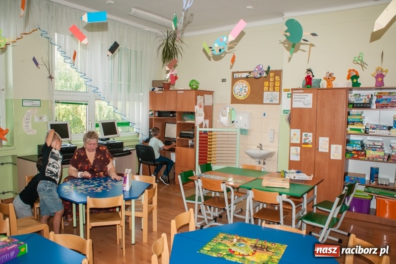 Zdjęcie w galerii na portalu naszraciborz.pl: W SP 1 otwarto Juniorowo, czyli świetlicę inną niż wszystkie wiadomości z regionu