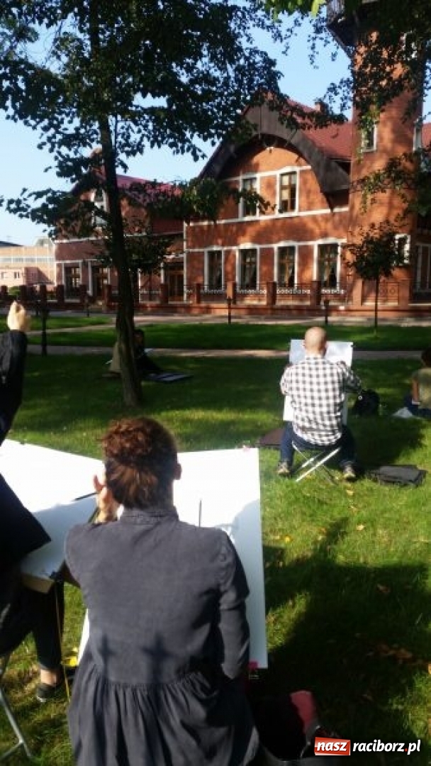 Zdjęcie w galerii na portalu naszraciborz.pl: Architektoniczny plener w centrum miasta  wiadomości z regionu