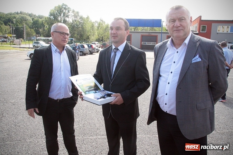 Zdjęcie w galerii na portalu naszraciborz.pl: PKS Racibórz z nowymi autobusami. Obsłużą powiat wodzisławski wiadomości z regionu