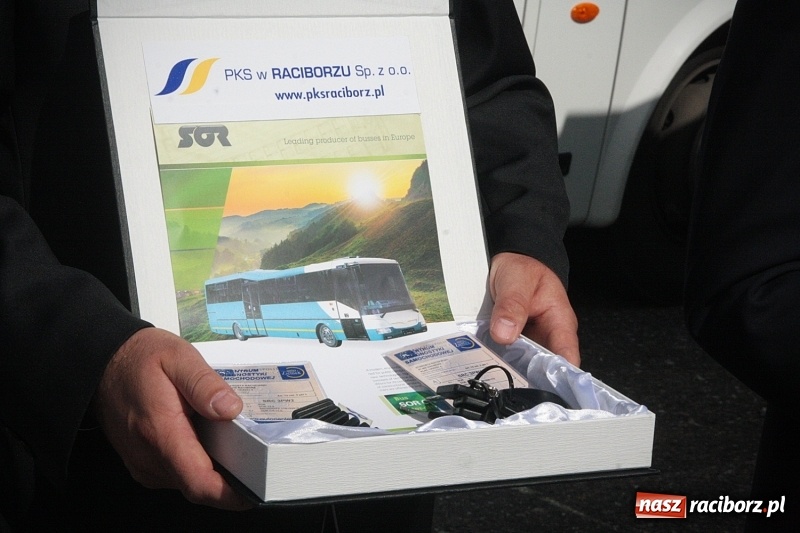 Zdjęcie w galerii na portalu naszraciborz.pl: PKS Racibórz z nowymi autobusami. Obsłużą powiat wodzisławski wiadomości z regionu