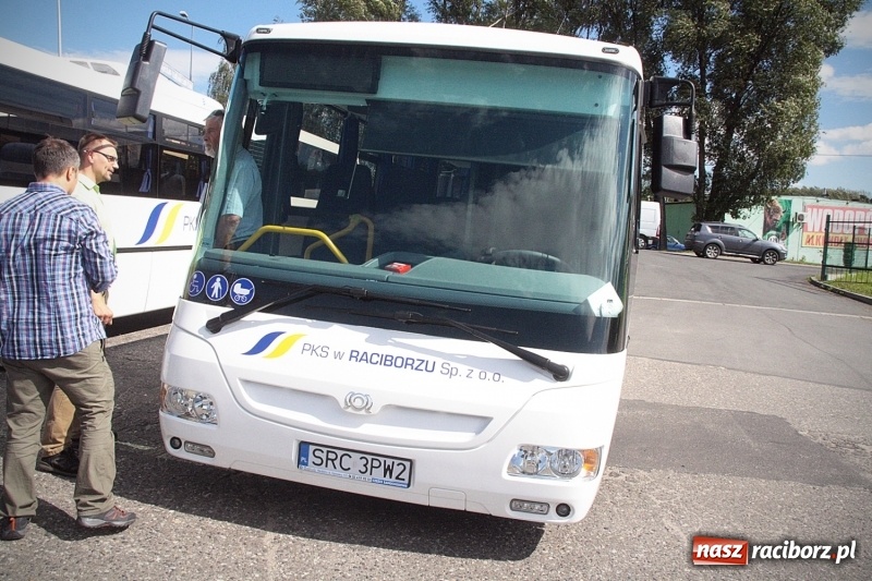 Zdjęcie w galerii na portalu naszraciborz.pl: PKS Racibórz z nowymi autobusami. Obsłużą powiat wodzisławski wiadomości z regionu