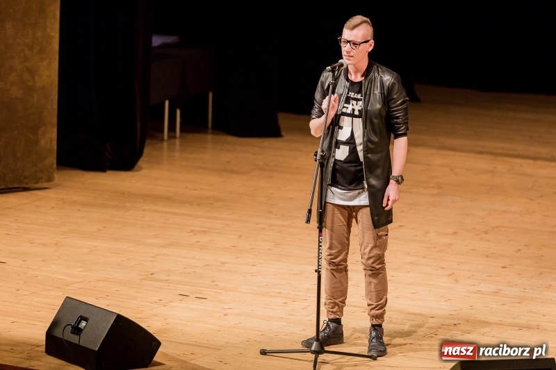 Zdjęcie w galerii na portalu naszraciborz.pl: Stypendia dla najlepszych uczniów raciborskich szkół rozdane  wiadomości z regionu