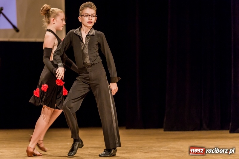 Zdjęcie w galerii na portalu naszraciborz.pl: Stypendia dla najlepszych uczniów raciborskich szkół rozdane  wiadomości z regionu