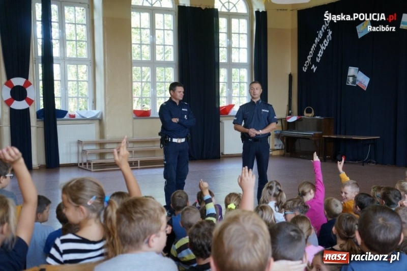 Zdjęcie w galerii na portalu naszraciborz.pl: Trwają wrześniowe spotkania policjantów z dziećmi i młodzieżą wiadomości z regionu