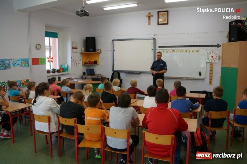 Zdjęcie w galerii na portalu naszraciborz.pl: Trwają wrześniowe spotkania policjantów z dziećmi i młodzieżą wiadomości z regionu