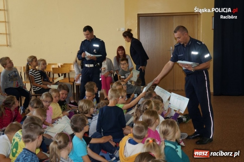 Zdjęcie w galerii na portalu naszraciborz.pl: Trwają wrześniowe spotkania policjantów z dziećmi i młodzieżą wiadomości z regionu