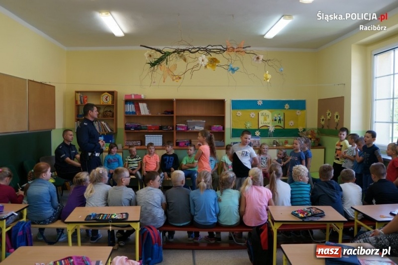 Zdjęcie w galerii na portalu naszraciborz.pl: Trwają wrześniowe spotkania policjantów z dziećmi i młodzieżą wiadomości z regionu