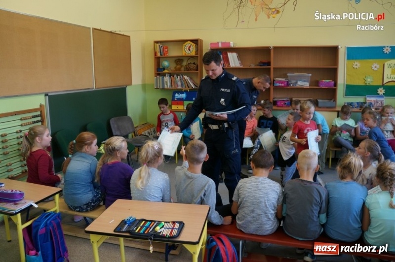 Zdjęcie w galerii na portalu naszraciborz.pl: Trwają wrześniowe spotkania policjantów z dziećmi i młodzieżą wiadomości z regionu