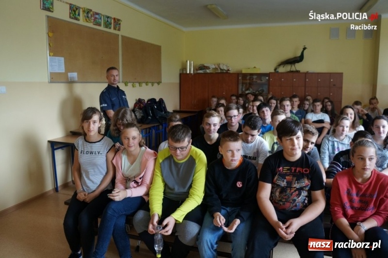 Zdjęcie w galerii na portalu naszraciborz.pl: Trwają wrześniowe spotkania policjantów z dziećmi i młodzieżą wiadomości z regionu