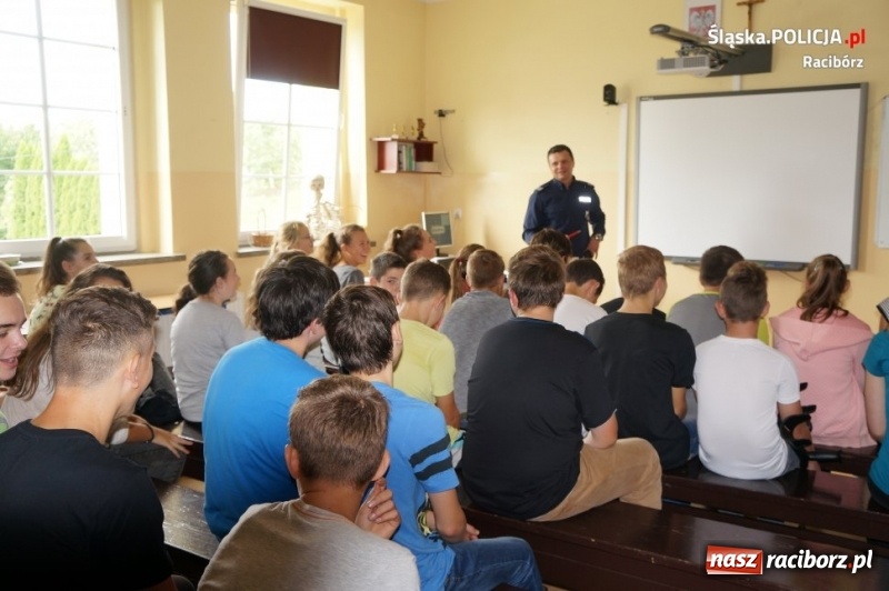 Zdjęcie w galerii na portalu naszraciborz.pl: Trwają wrześniowe spotkania policjantów z dziećmi i młodzieżą wiadomości z regionu