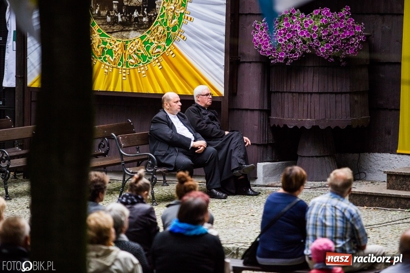 Zdjęcie w galerii na portalu naszraciborz.pl: Pierwszy dzień obchodów 750-lecia Pietrowic Wielkich oraz 350-lecia kościółka pw. św. Krzyża wiadomości z regionu
