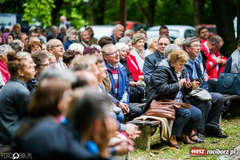 Zdjęcie w galerii na portalu naszraciborz.pl: Pierwszy dzień obchodów 750-lecia Pietrowic Wielkich oraz 350-lecia kościółka pw. św. Krzyża wiadomości z regionu