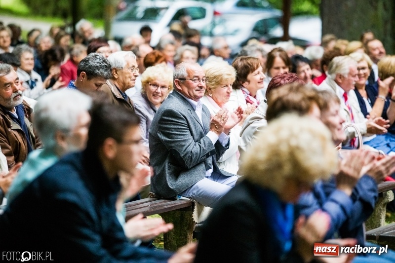 Zdjęcie w galerii na portalu naszraciborz.pl: Pierwszy dzień obchodów 750-lecia Pietrowic Wielkich oraz 350-lecia kościółka pw. św. Krzyża wiadomości z regionu