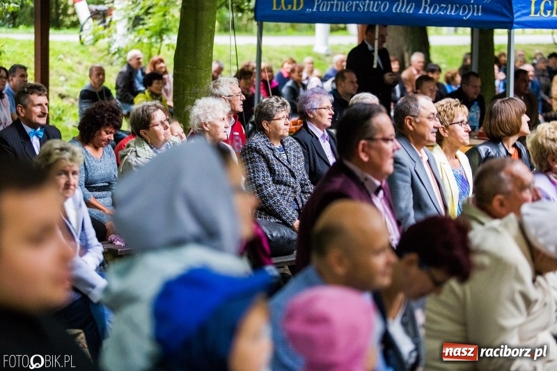 Zdjęcie w galerii na portalu naszraciborz.pl: Pierwszy dzień obchodów 750-lecia Pietrowic Wielkich oraz 350-lecia kościółka pw. św. Krzyża wiadomości z regionu