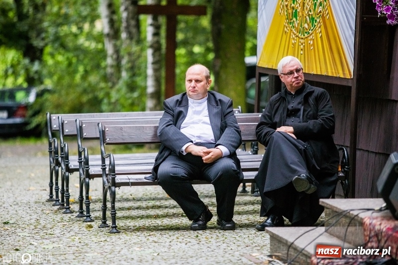 Zdjęcie w galerii na portalu naszraciborz.pl: Pierwszy dzień obchodów 750-lecia Pietrowic Wielkich oraz 350-lecia kościółka pw. św. Krzyża wiadomości z regionu