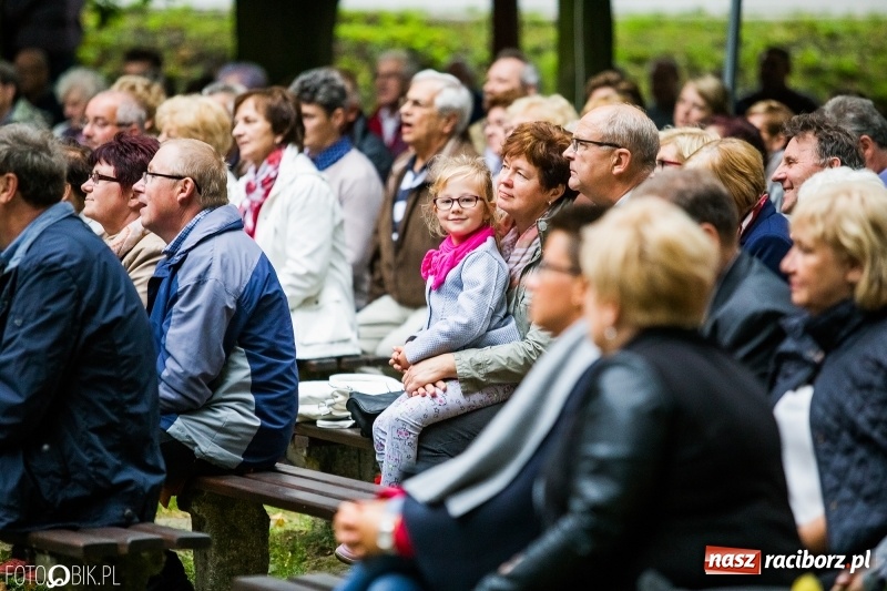 Zdjęcie w galerii na portalu naszraciborz.pl: Pierwszy dzień obchodów 750-lecia Pietrowic Wielkich oraz 350-lecia kościółka pw. św. Krzyża wiadomości z regionu