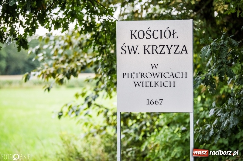 Zdjęcie w galerii na portalu naszraciborz.pl: Pierwszy dzień obchodów 750-lecia Pietrowic Wielkich oraz 350-lecia kościółka pw. św. Krzyża wiadomości z regionu