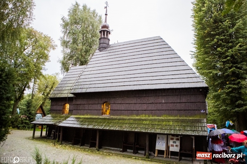 Zdjęcie w galerii na portalu naszraciborz.pl: Pierwszy dzień obchodów 750-lecia Pietrowic Wielkich oraz 350-lecia kościółka pw. św. Krzyża wiadomości z regionu