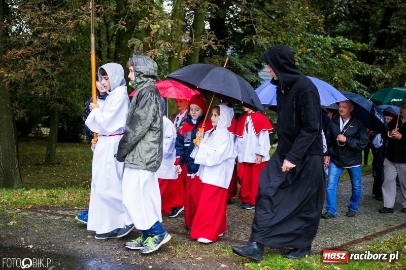 Zdjęcie w galerii na portalu naszraciborz.pl: Pierwszy dzień obchodów 750-lecia Pietrowic Wielkich oraz 350-lecia kościółka pw. św. Krzyża wiadomości z regionu