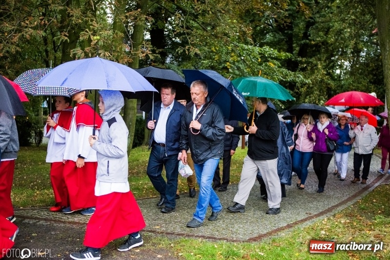 Zdjęcie w galerii na portalu naszraciborz.pl: Pierwszy dzień obchodów 750-lecia Pietrowic Wielkich oraz 350-lecia kościółka pw. św. Krzyża wiadomości z regionu