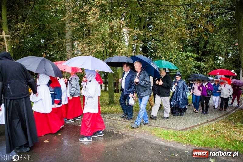 Zdjęcie w galerii na portalu naszraciborz.pl: Pierwszy dzień obchodów 750-lecia Pietrowic Wielkich oraz 350-lecia kościółka pw. św. Krzyża wiadomości z regionu