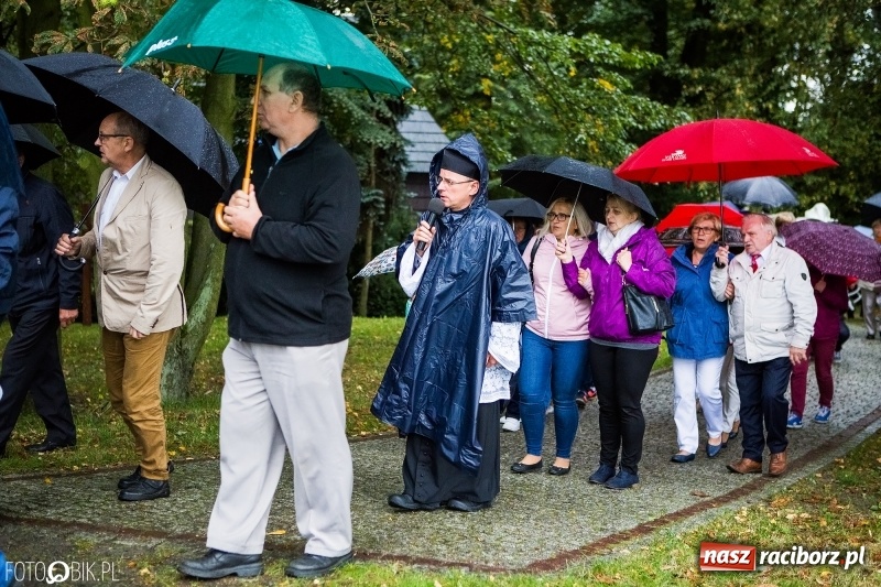 Zdjęcie w galerii na portalu naszraciborz.pl: Pierwszy dzień obchodów 750-lecia Pietrowic Wielkich oraz 350-lecia kościółka pw. św. Krzyża wiadomości z regionu