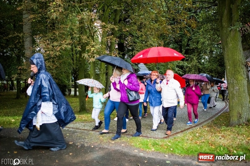 Zdjęcie w galerii na portalu naszraciborz.pl: Pierwszy dzień obchodów 750-lecia Pietrowic Wielkich oraz 350-lecia kościółka pw. św. Krzyża wiadomości z regionu